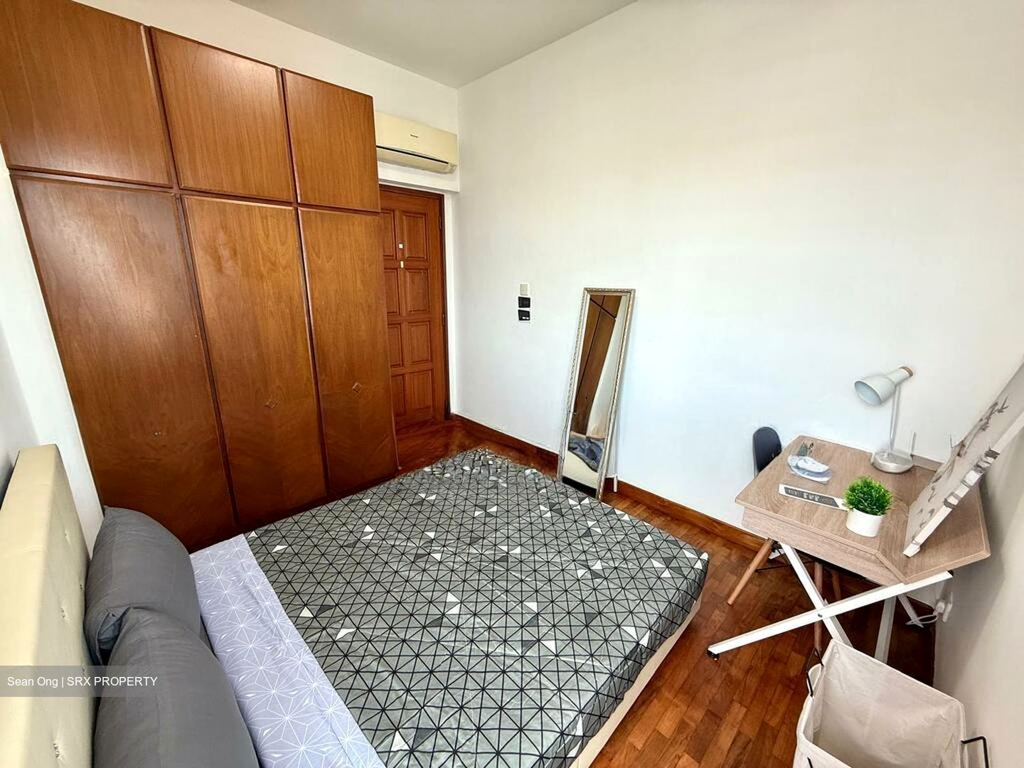 Simsville (D14), Condominium #545149371